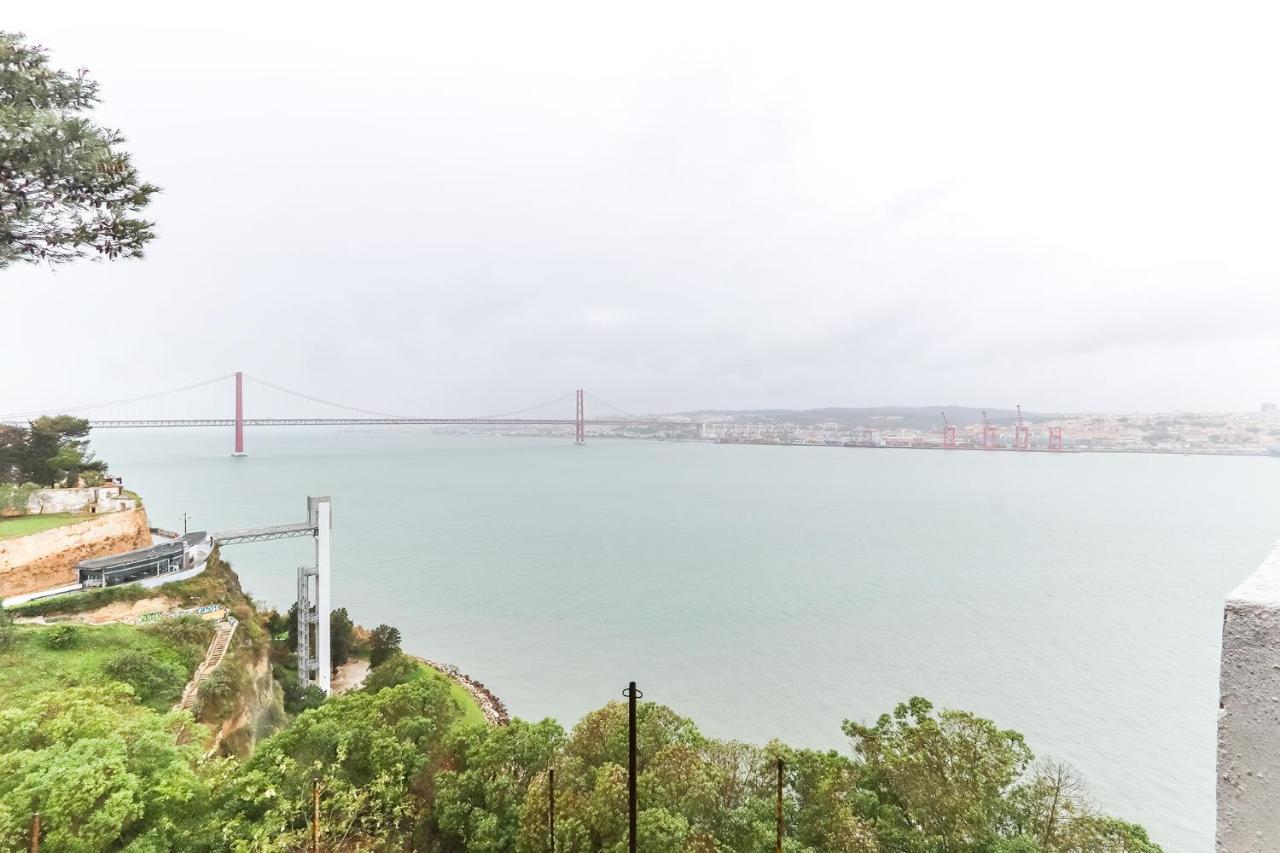 Vita Portucale ! Cacilhas River View Алмада Экстерьер фото